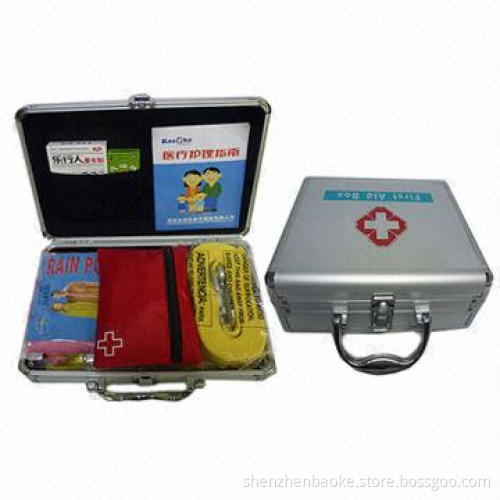 Vehicle first-aid kit with 19 items